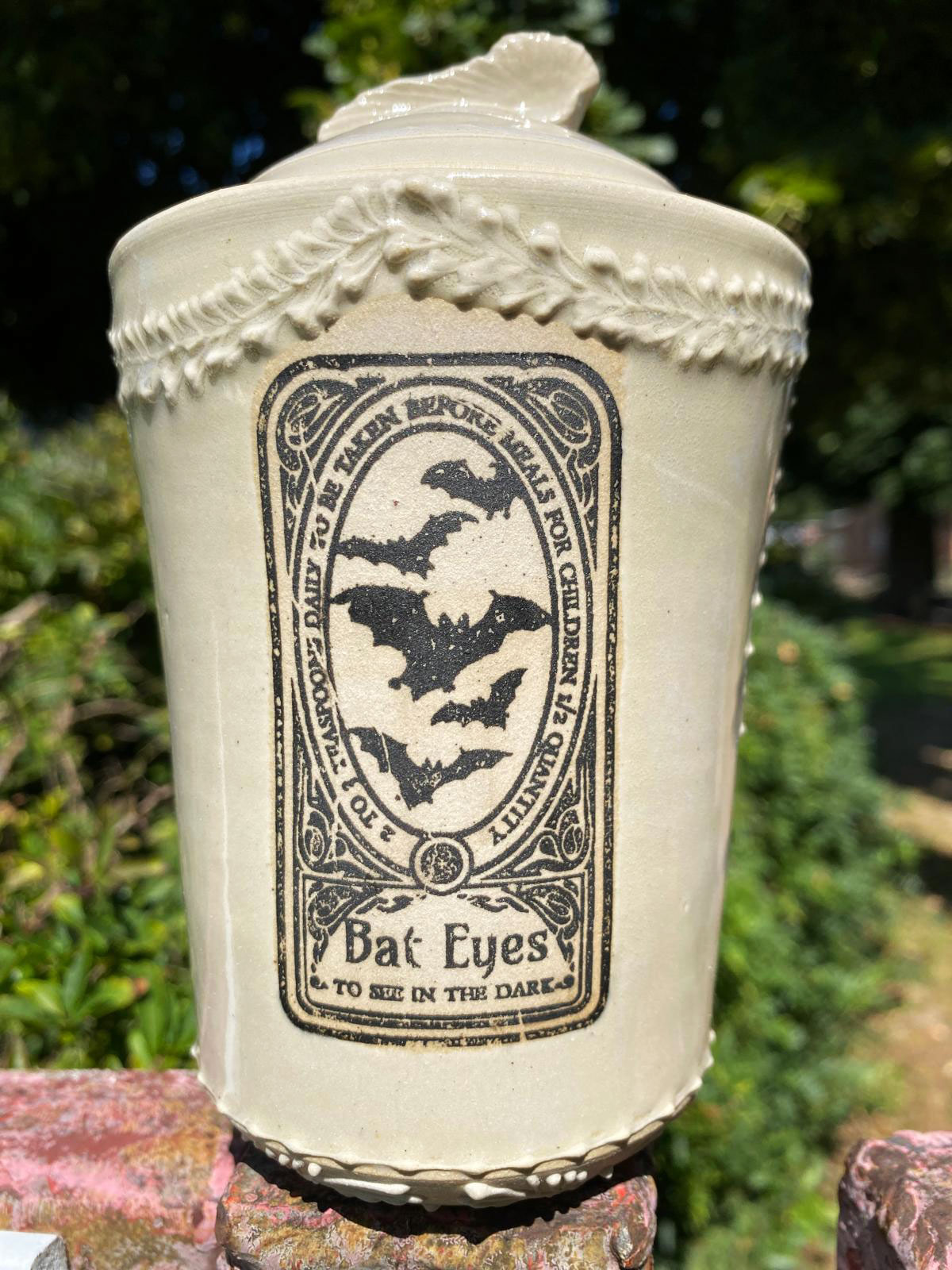 Keramik in Gothic Look mit Kristallglasur Einzelstück von Katrin Heinrich Keramik Oderbruch