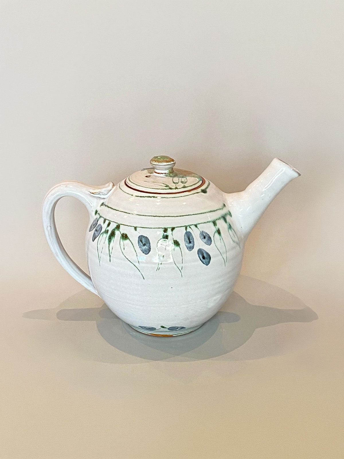 Töpferware mit Oliven-Dekor